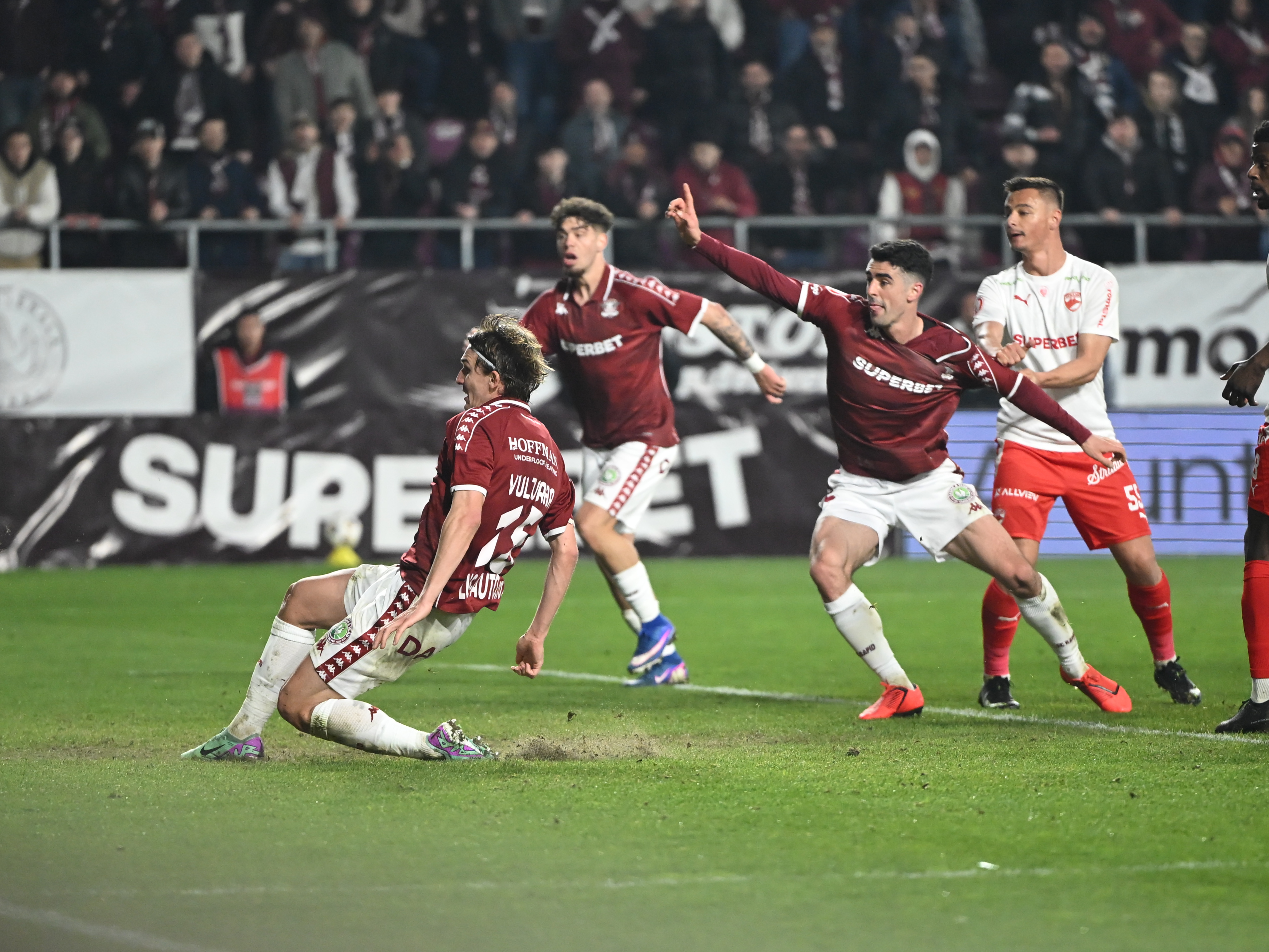 Imagine Stire Alex Pașcanu le-a dat replica dinamoviștilor, care au acuzat arbitrajul în derby-ul cu Rapid: ”Degeaba stai să te plângi” | 2review.ro