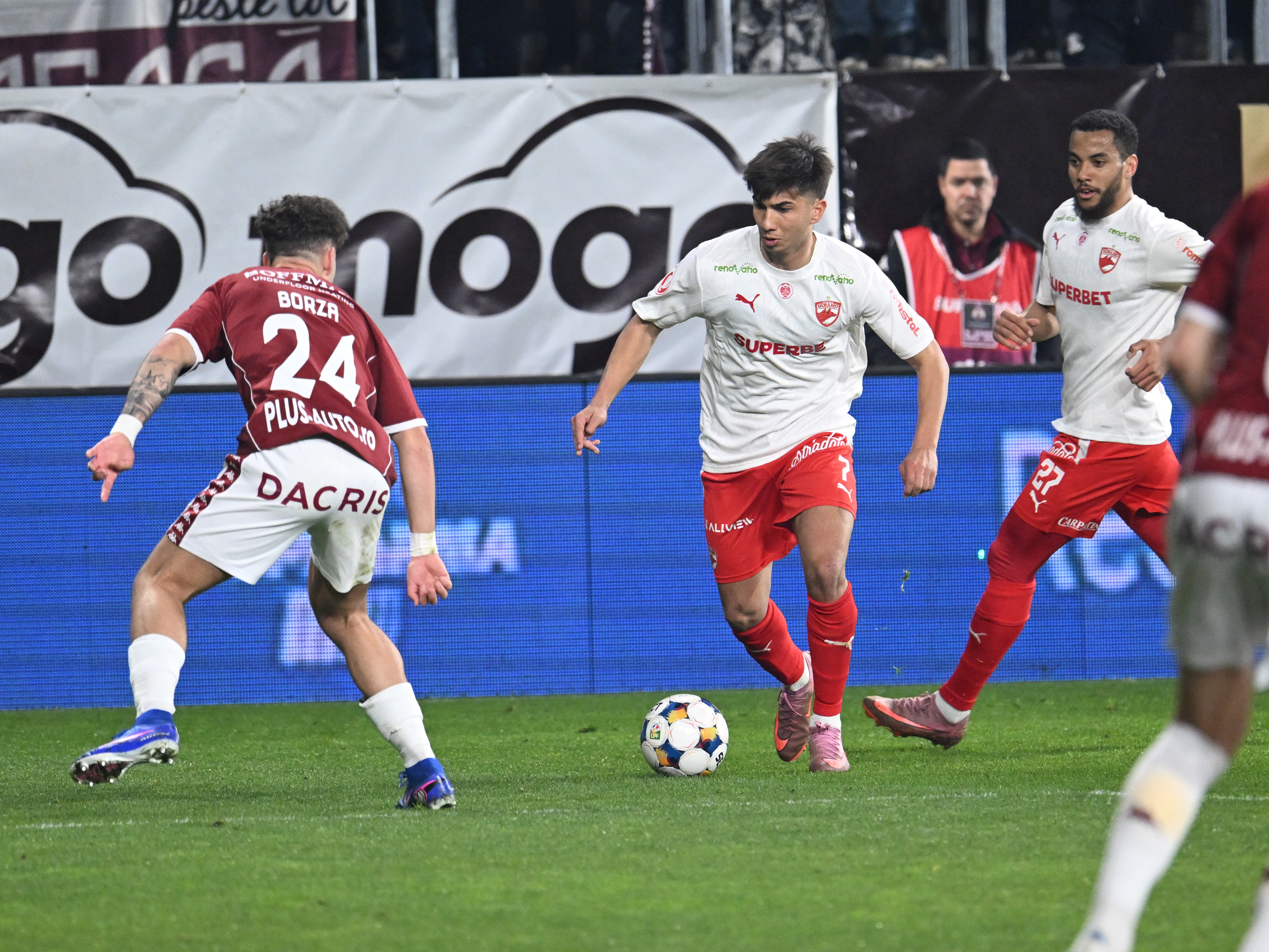 Imagine Stire Verdict clar, după faza controversată din Rapid - Dinamo 3-2: ”E un pic prea mult” | 2review.ro