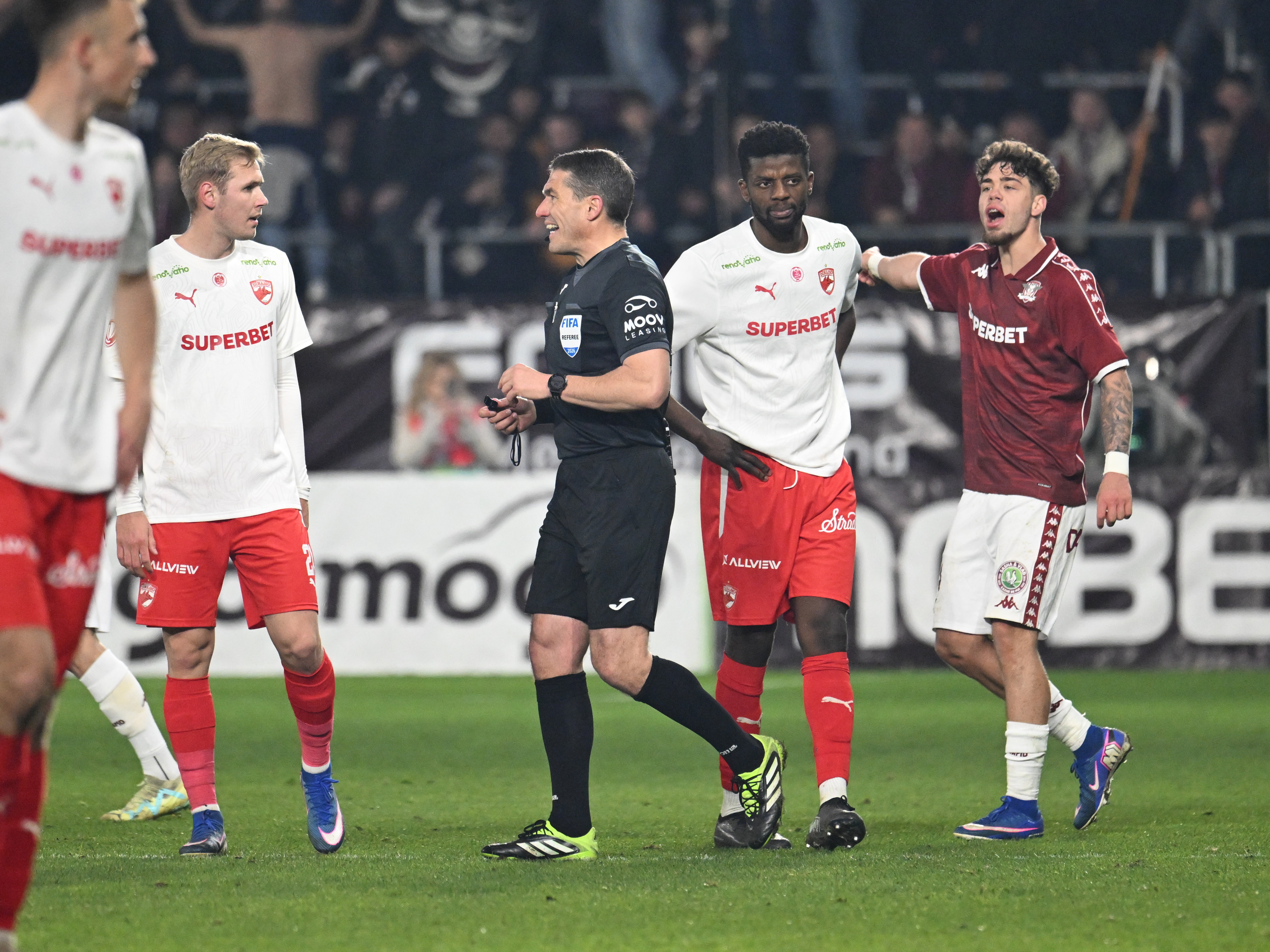 Imagine Stire Ce suspendare îl așteaptă pe Istvan Kovacs, după Rapid - Dinamo 3-2 | 2review.ro