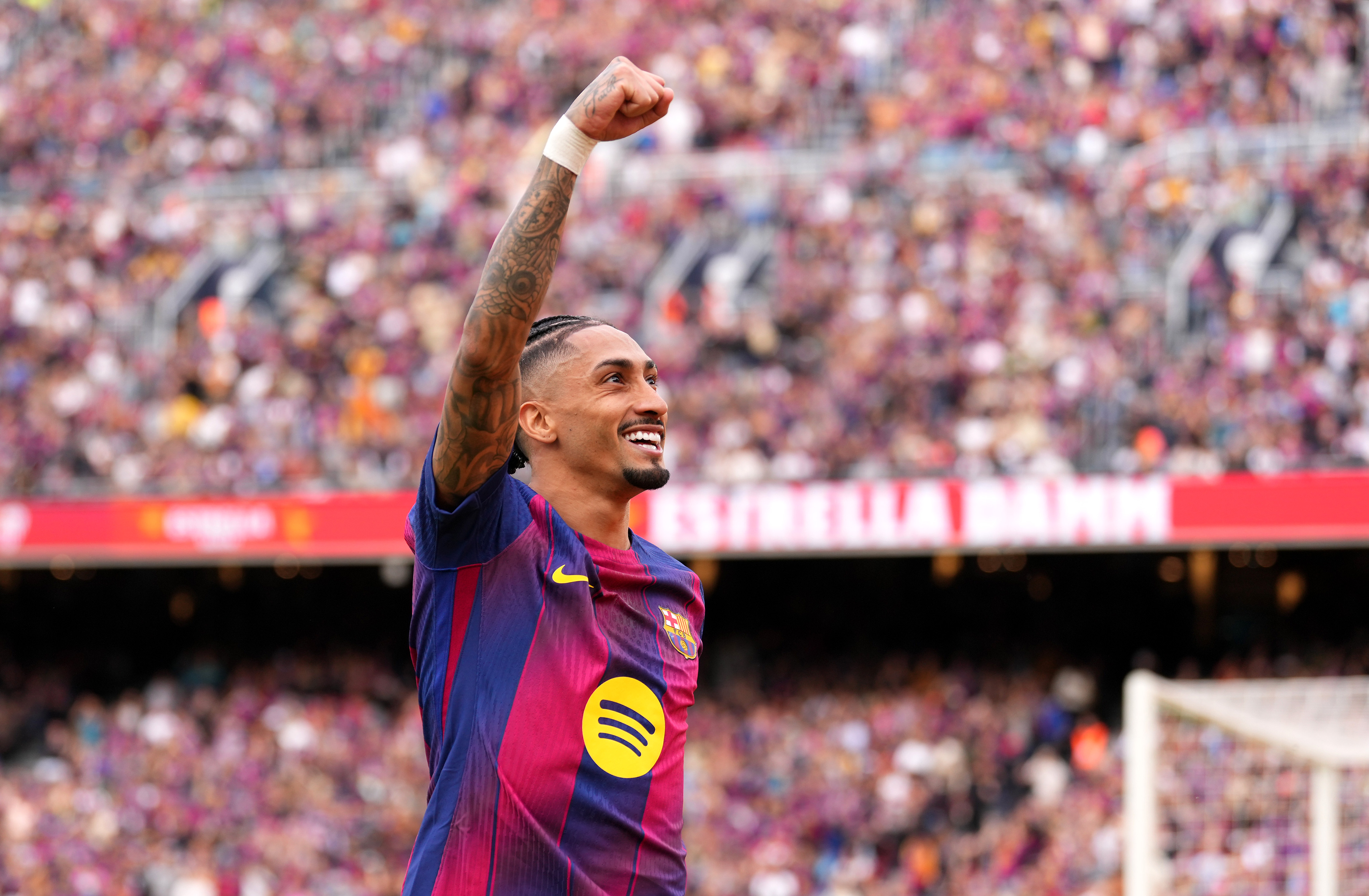 Imagine Stire Raphinha, one-man show în Barcelona - Sevilla! De la Leo Messi în 2019 nu s-a mai întâmplat | 2review.ro