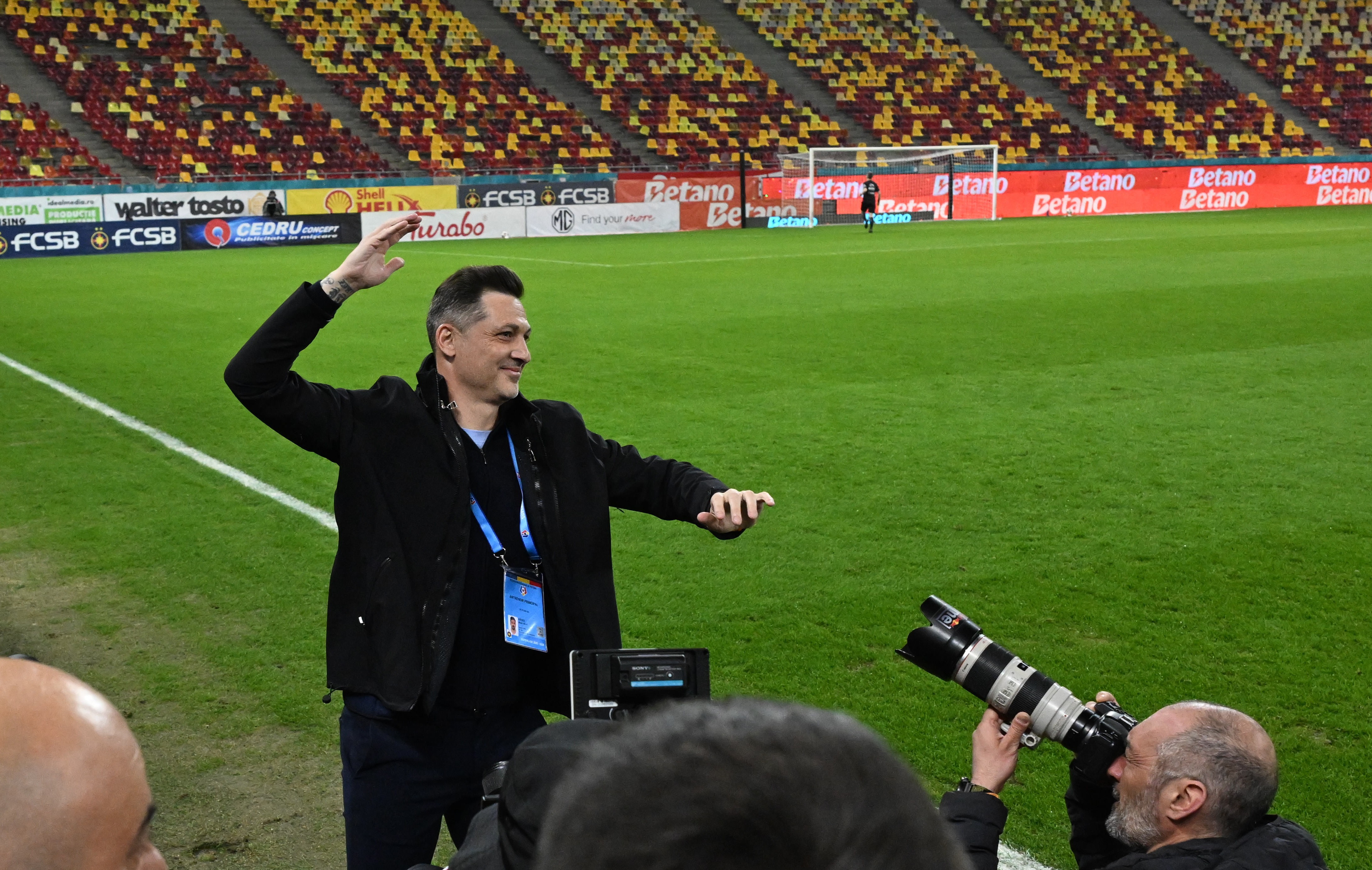 Imagine Stire Rămâi la FCSB și din vară? Mirel Rădoi a dat răspunsul | 2review.ro