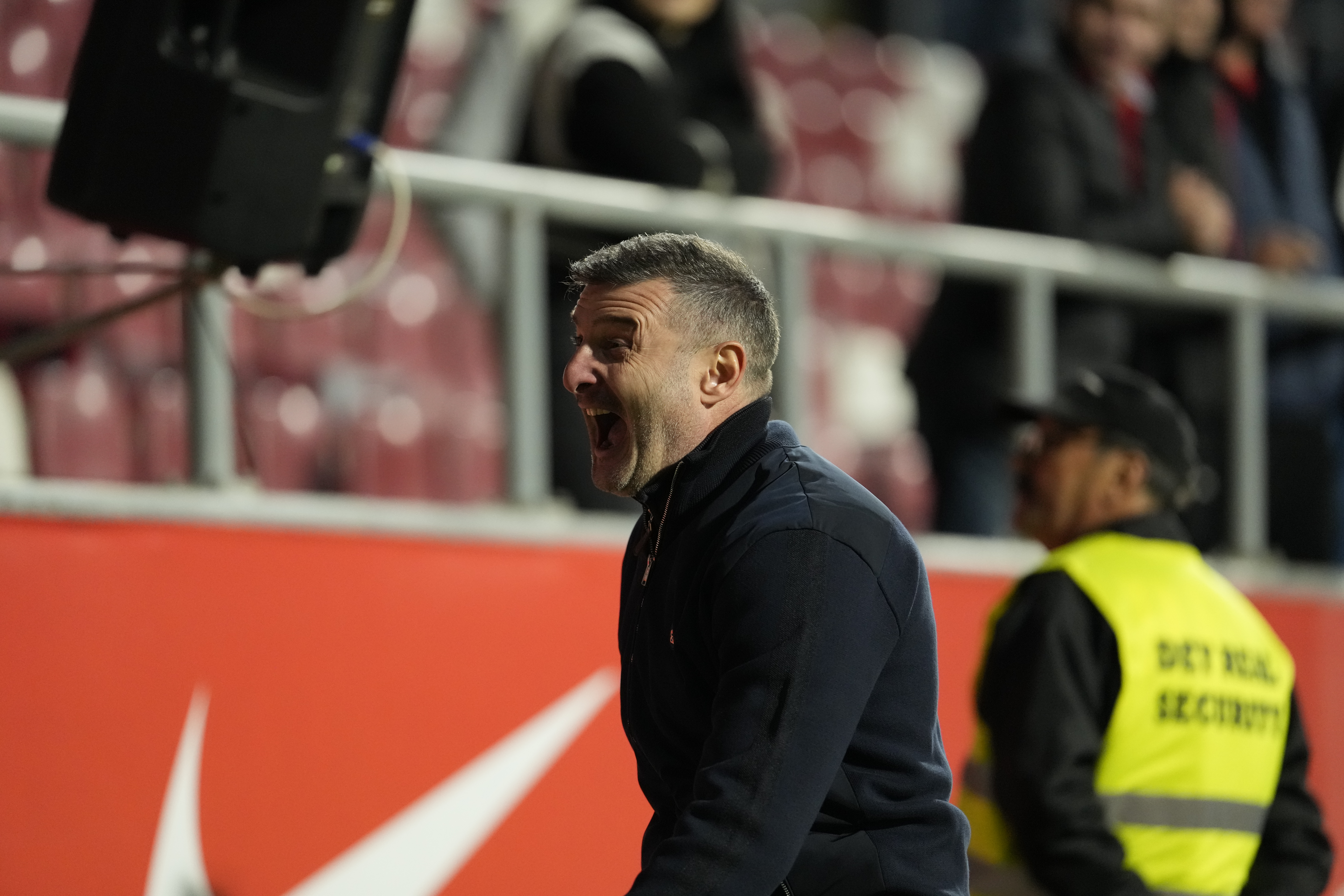 Imagine Stire Două oferte pentru antrenorul abia plecat din SuperLiga: una din țară, alta din străinătate! | 2review.ro