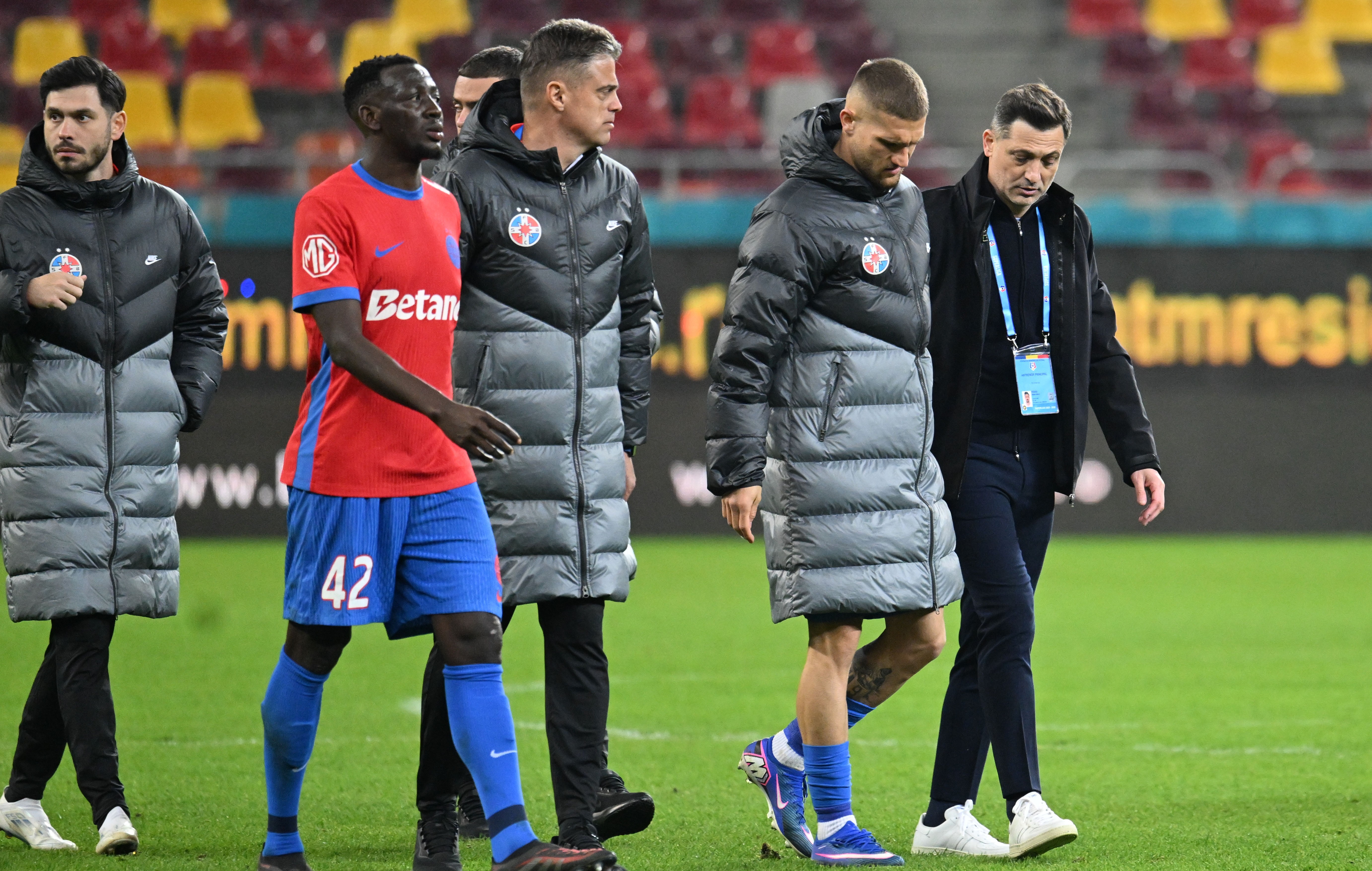 Imagine Stire Încă o problemă la FCSB, după Graovac și Chiricheș! Mirel Rădoi: ”Două lovituri în același loc” | 2review.ro