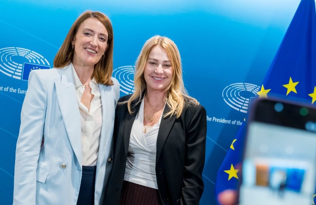 Imagine Stire Nadia Comăneci, sărbătorită în Parlamentul European la 50 de ani de la momentul istoric! | 2review.ro