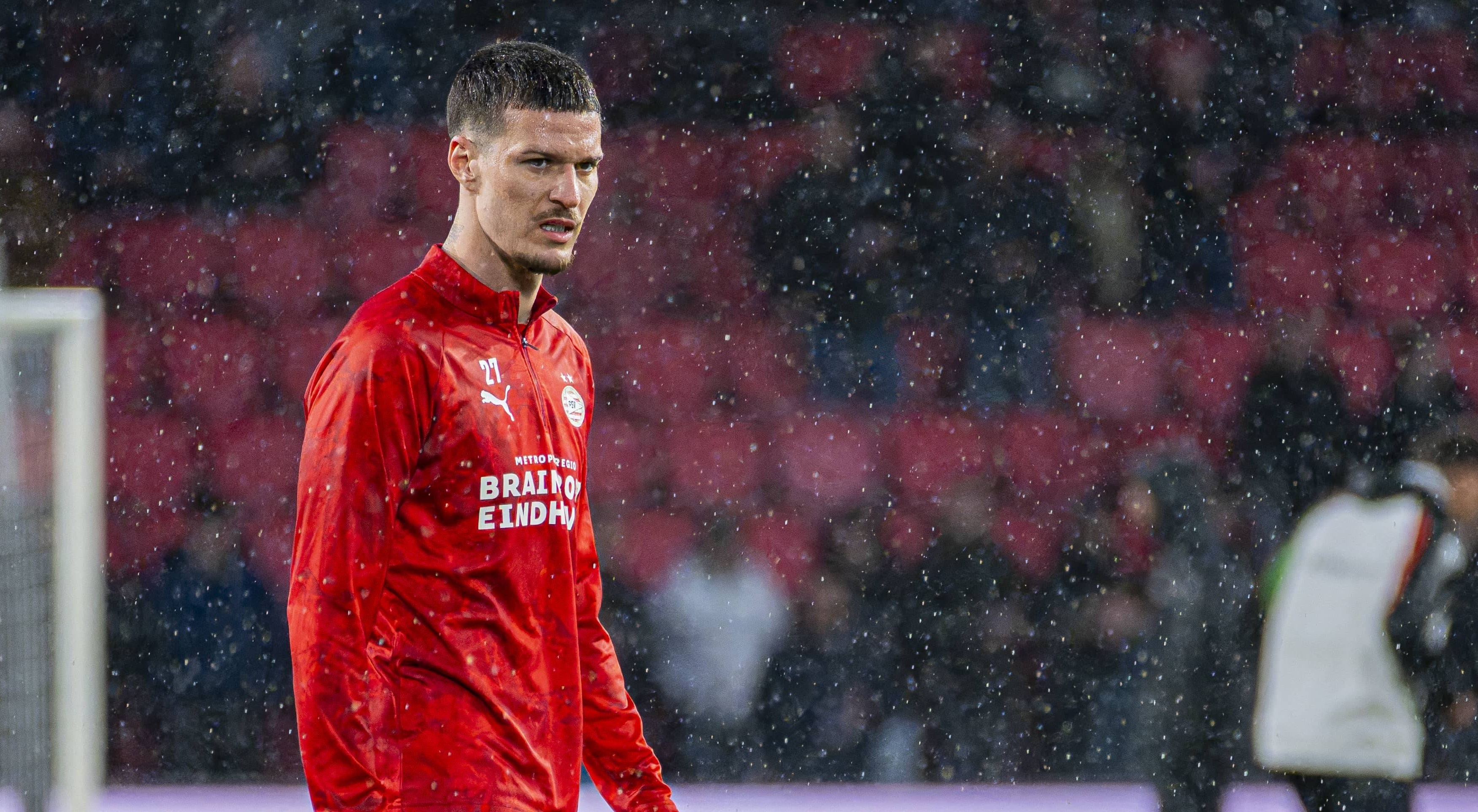 Imagine Stire S-a aflat! De ce nu mai joacă Dennis Man la PSV | 2review.ro