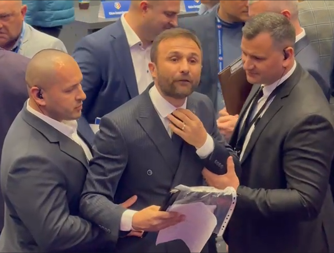 Imagine Stire Ilie Drăgan a dat FRF în judecată și cere despăgubiri de UN LEU, după ce Răzvan Burleanu a câștigat alegerile | 2review.ro