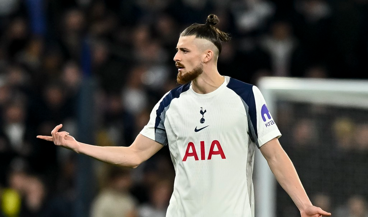 Imagine Stire Juventus pregătește transferul lui Radu Drăgușin | 2review.ro