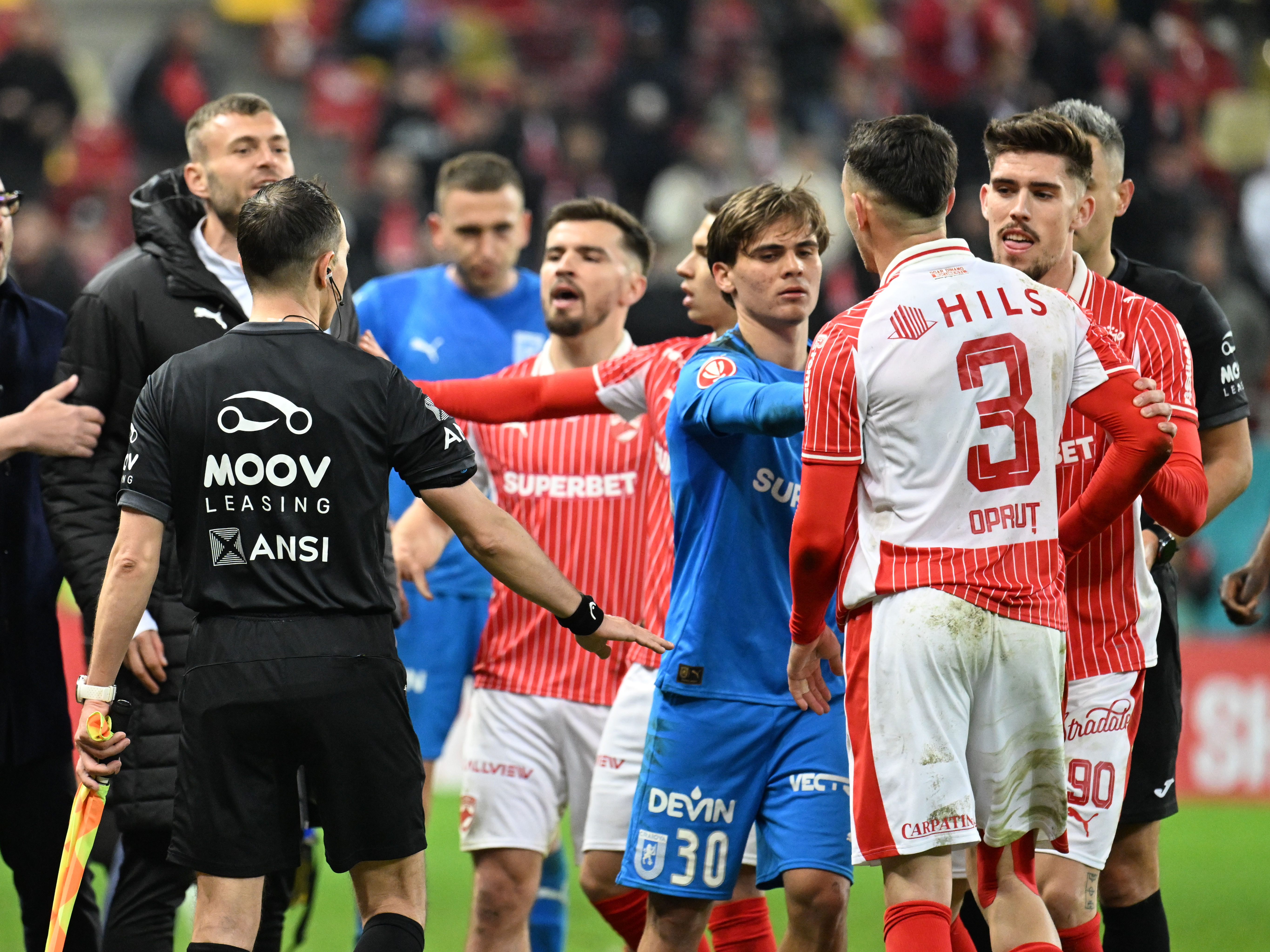 Imagine Stire S-a stabilit programul etapei a 7-a din play-off și play-out! Când se joacă Universitatea Craiova - Dinamo | 2review.ro