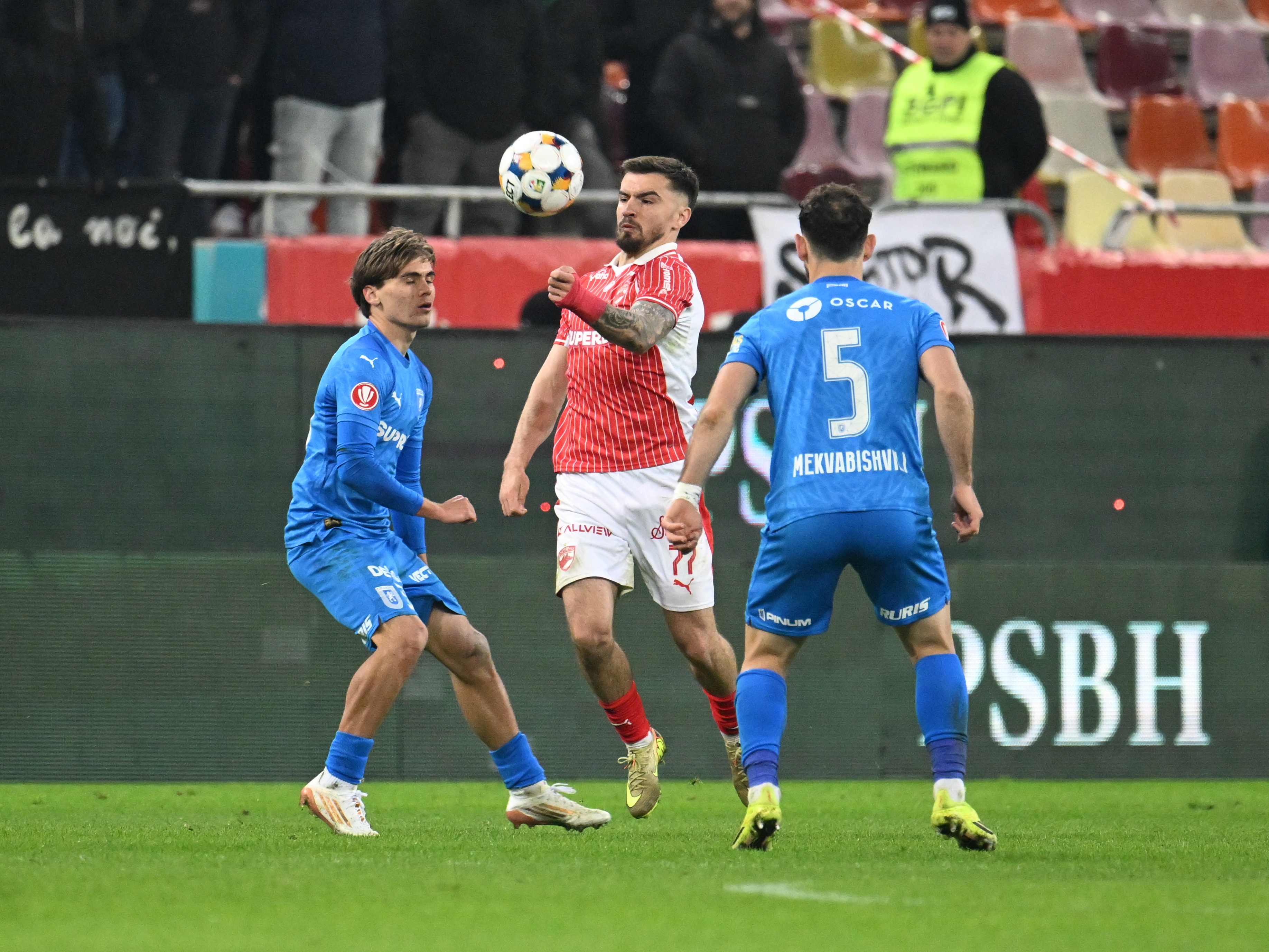 Danny Armstrong a clarificat conflictul cu Baiaram și a criticat arbitrajul: ”Toată lumea poate vedea că e penalty”