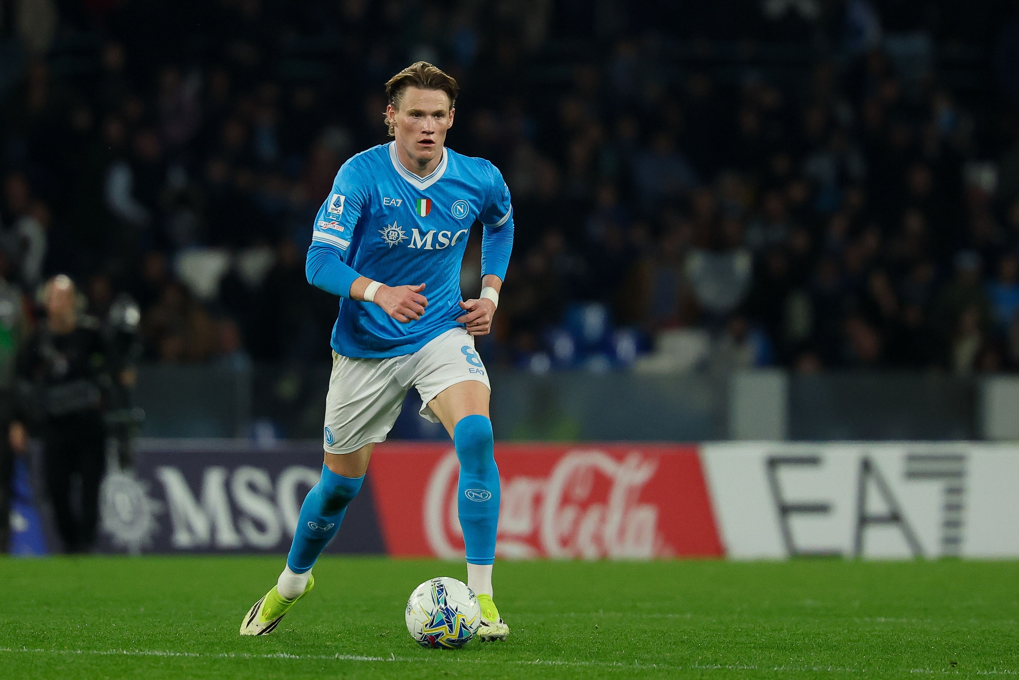 Imagine Stire Parma - Napoli, 16:00, Digi Sport 1 / Como - Inter, 21:45, DGS 2. Derby între Cesc Fabregas și Cristi Chivu | 2review.ro