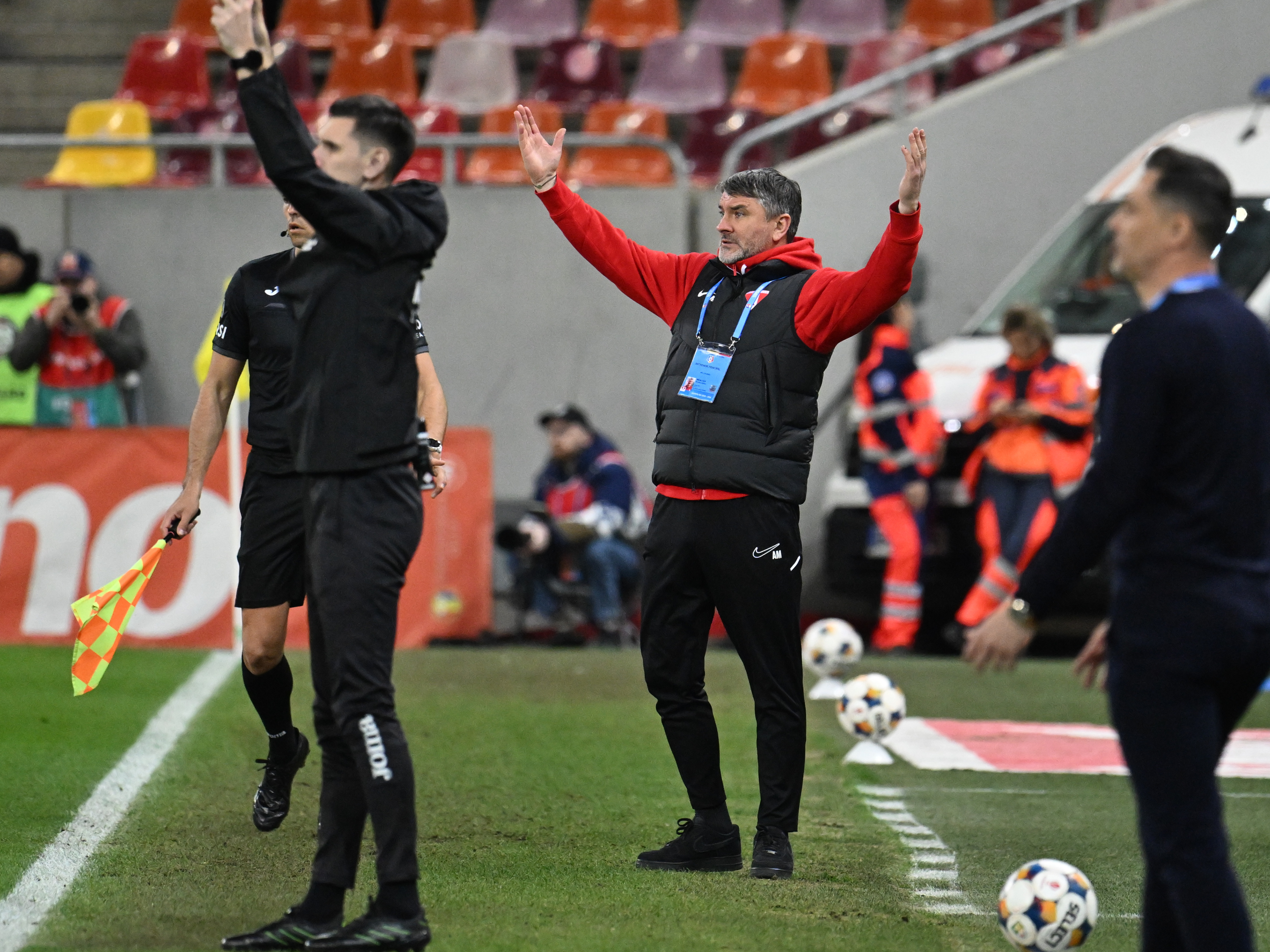 Adrian Mihalcea, interviu tensionat, după 0-1 cu FCSB: ”Mă opresc aici”
