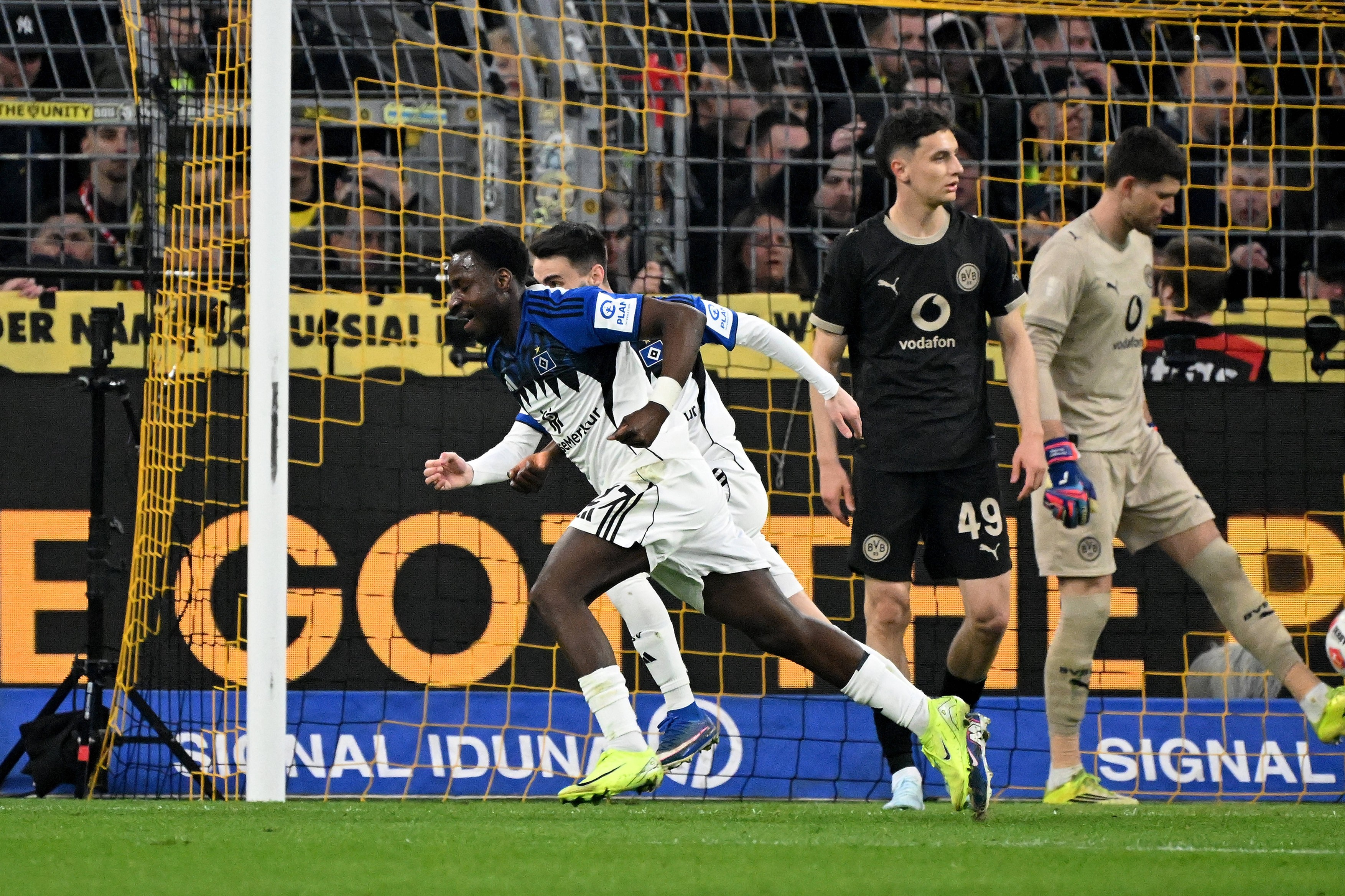 Plecat pe bani grei din SuperLiga, fostul golgheter a ajuns în Germania și i-a dat gol Borussiei Dortmund!