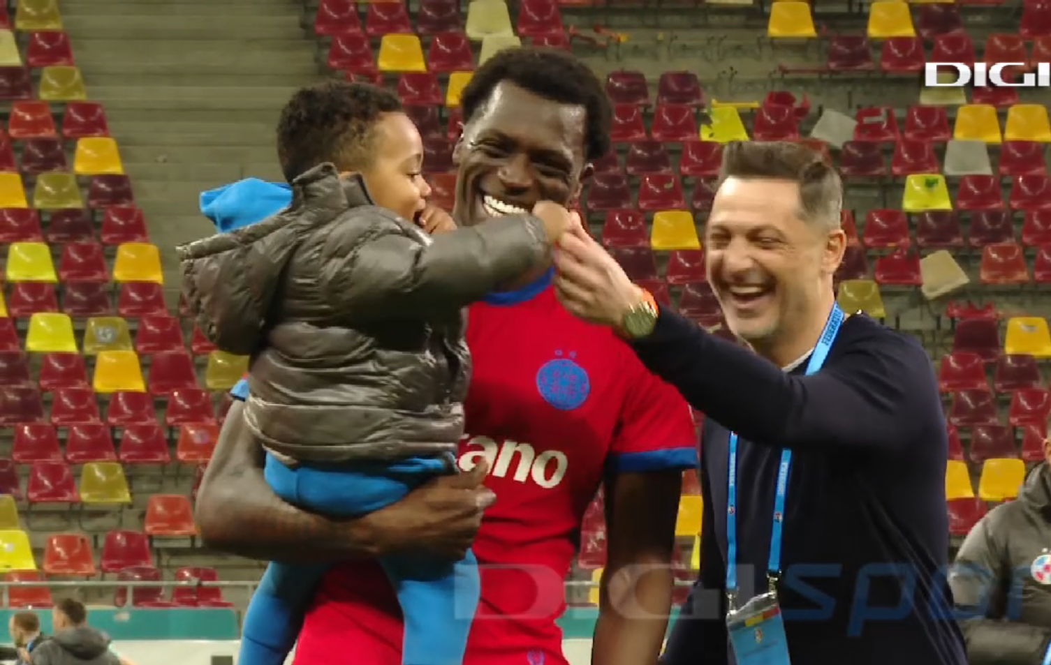 Captivat în timpul meciului FCSB - UTA, Rădoi a fost total schimbat la final. ”Ce faci?”