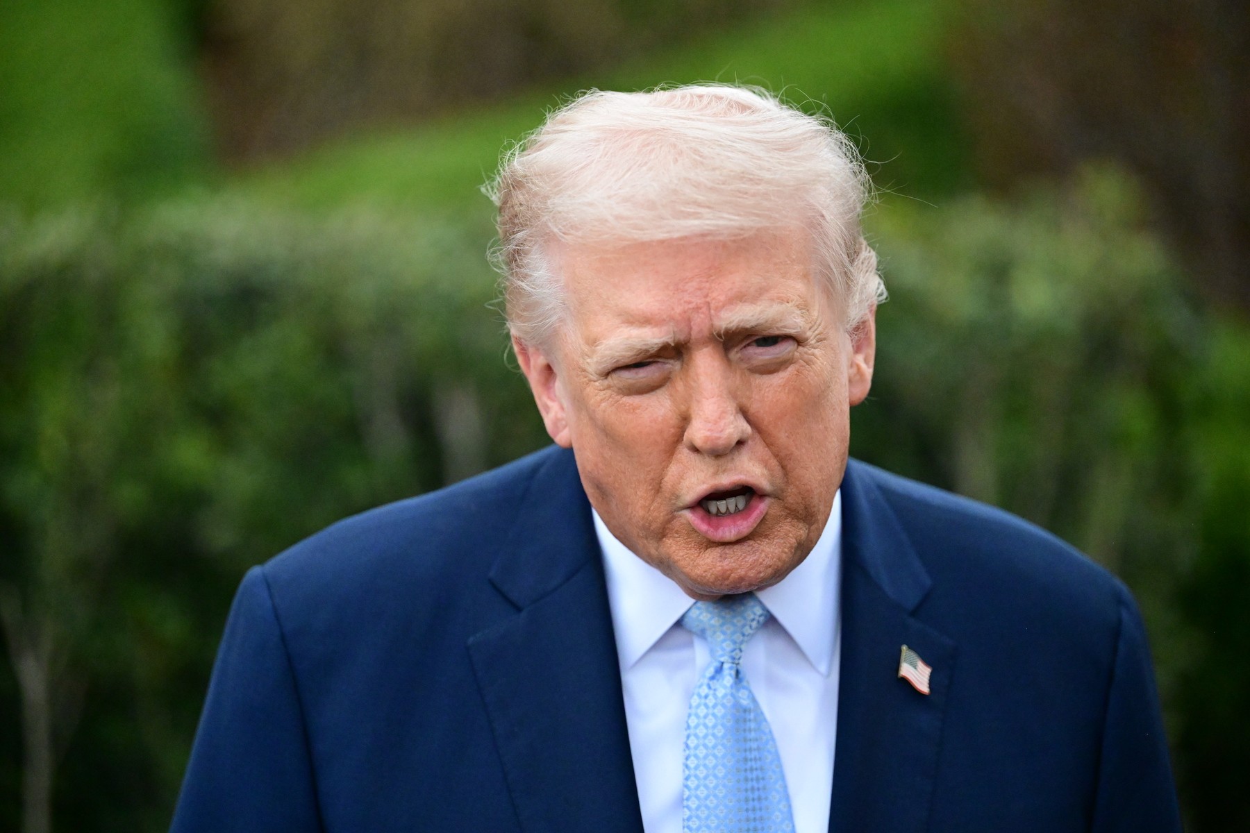 Imagine Stire Așteptat să facă anunțul cerut de toată planeta, Donald Trump i-a lăsat pe toți fără cuvinte: ”Asta vor face?” | 2review.ro