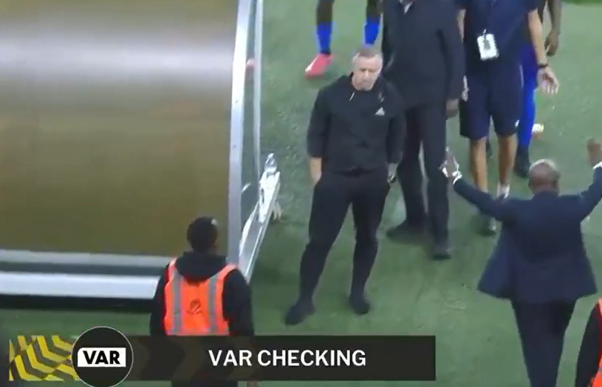 DRA-MA-TIC! VAR-ul a întors golul echipei lui Reghecampf și a dat penalty pentru adversari. Calificarea, decisă în minutul 90+3
