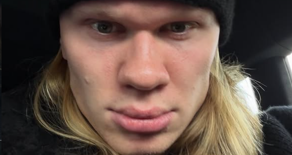 Imagine Stire ”Bestia” Erling Haaland a văzut PSG - Bayern Munchen 5-4 și a scris doar trei cuvinte în timpul meciului | 2review.ro