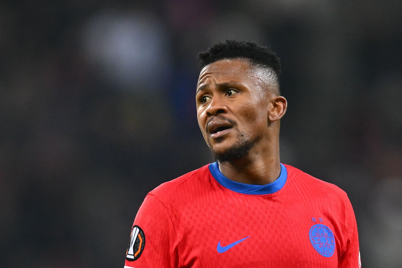 Imagine Stire Unde a mers Siyabonga Ngezana, după ce a fost lăsat pe bancă la Botoșani - FCSB 3-2. N-a mai jucat din ianuarie | 2review.ro