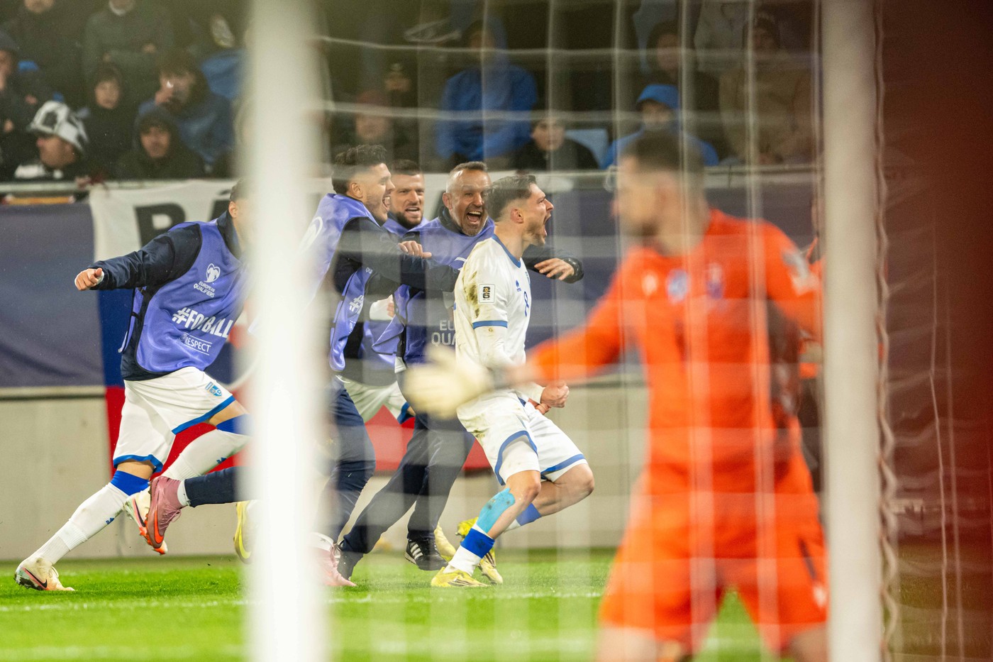 Meci ”nebun” în barajul CM 2026: au întors scorul și sunt la un pas de calificarea în premieră la Mondial! ȘAPTE goluri