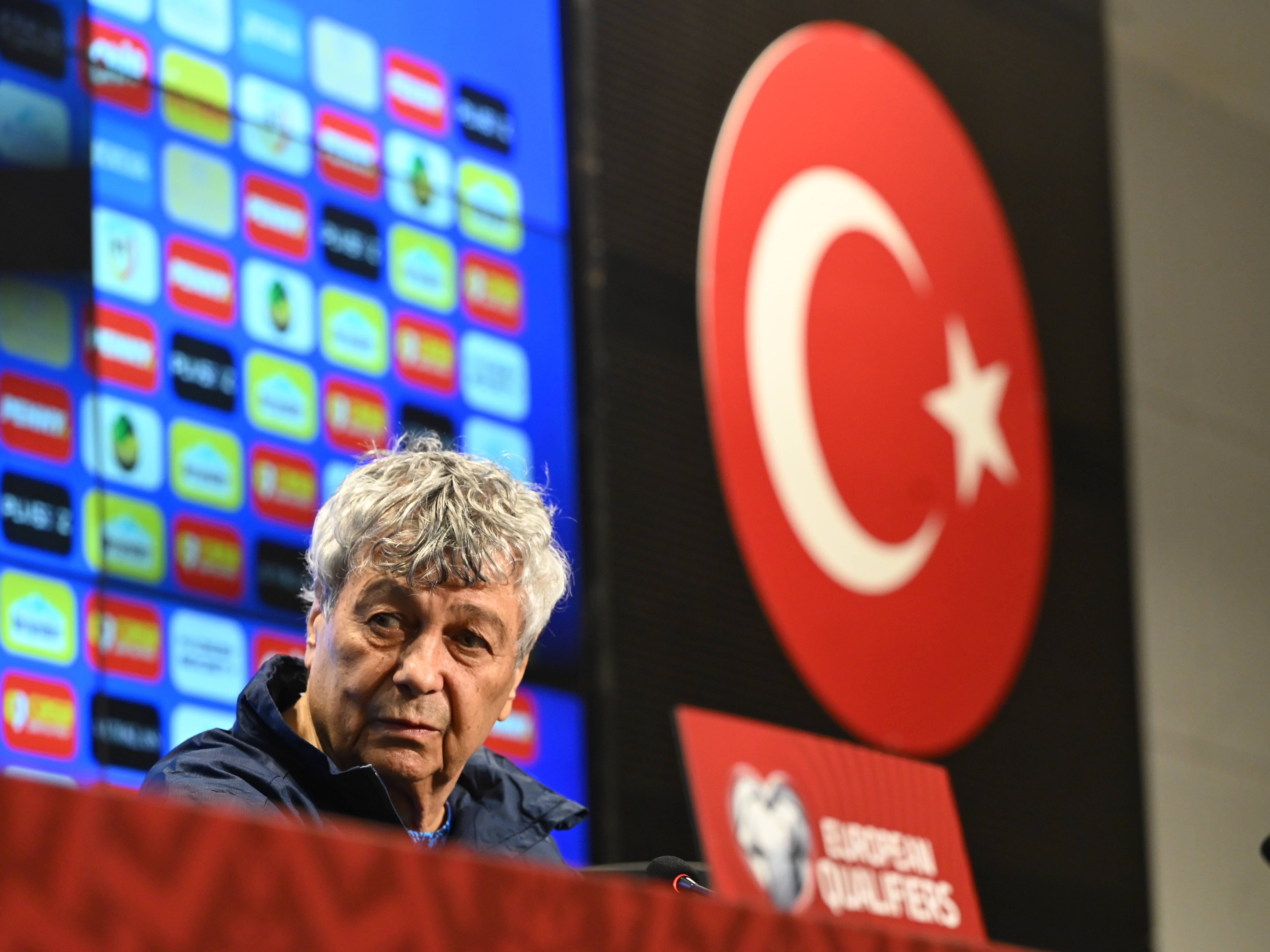 Mircea Lucescu a decis! Cum arată echipa de start a României la barajul cu Turcia