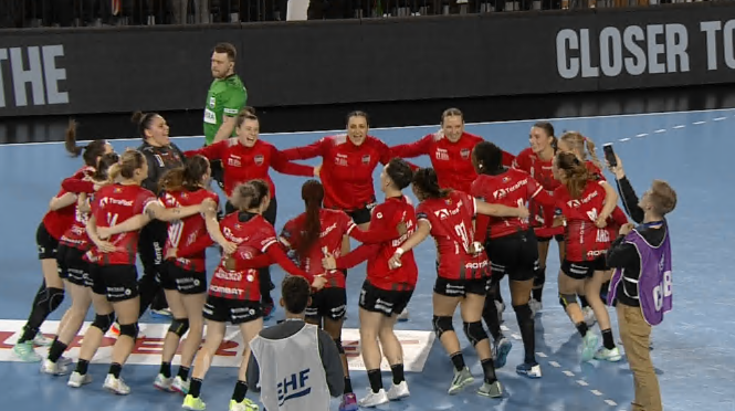 Imagine Stire CALIFICARE! Gloria Bistrița e în sferturile Champions League | Rapid - Viborg 32-26. Giuleștencele au fost eliminate din European League | 2review.ro