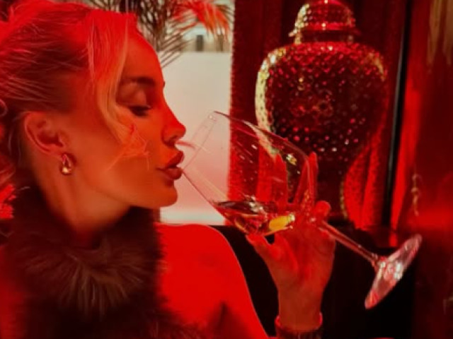 Poza pentru articolul Olivia Holder i-a lăsat pe toți ”cu gura căscată”: a ajuns la București. ”Ireal!”