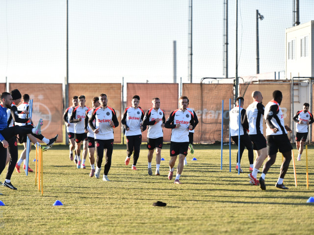 Poza pentru articolul Un fotbalist de la FCSB s-a operat, înaintea meciului cu Botoșani! Cum a apărut la antrenamente