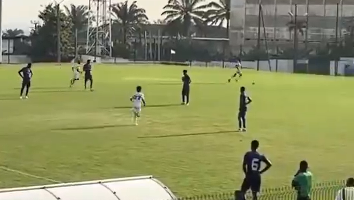 S-au supărat pe arbitru și nu s-au mai mișcat pe teren: ”O rușine!”. Gestul adversarilor: ”Cum să faci așa ceva?”. Scorul final