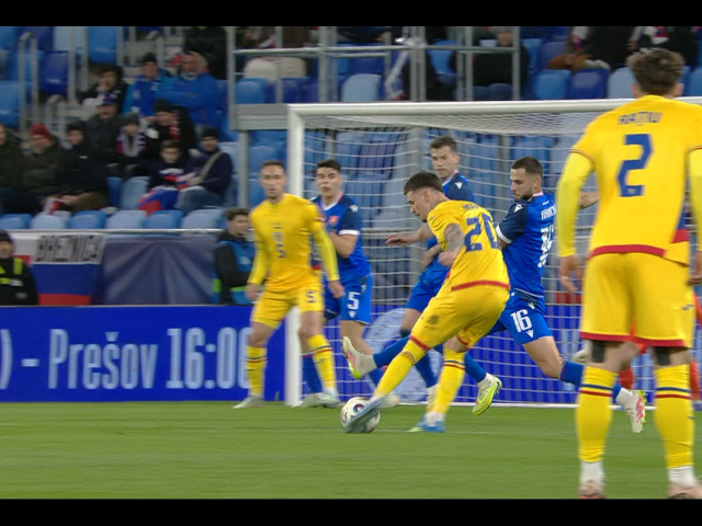 Poza pentru articolul Slovacia - România 1-0, ACUM, pe digisport.ro. Ocazie mare semnată de Dennis Man!
