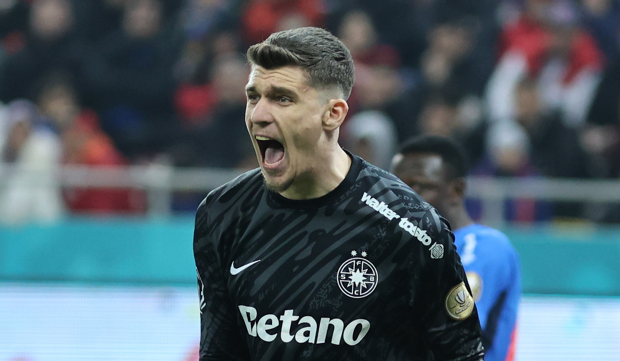 Imagine Stire Ștefan Târnovanu, îndemnat să plece de la FCSB: Indiferent ce va face, nu cred că mai poate juca | 2review.ro