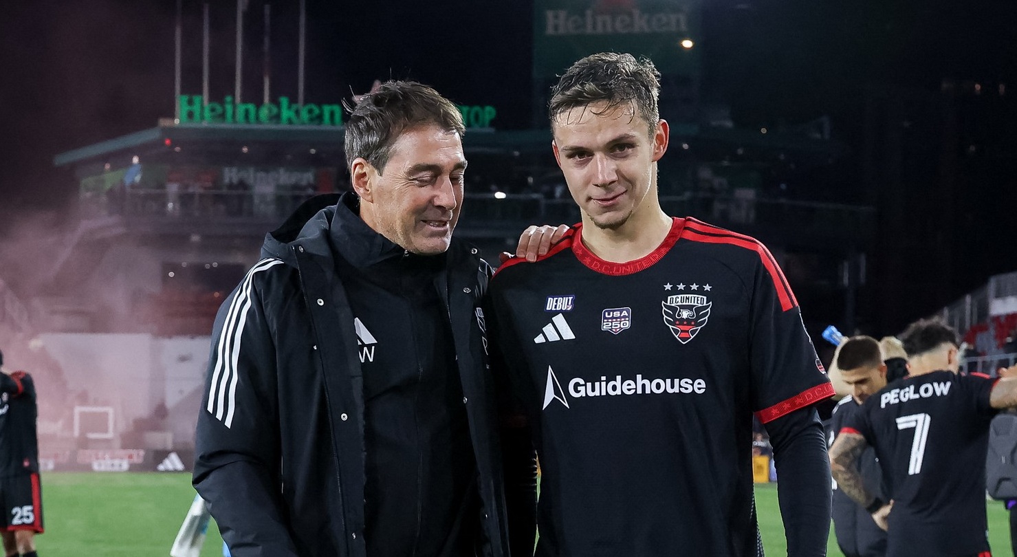 Imagine Stire E gata! Antrenorul de la DC United a făcut anunțul despre Louis Munteanu | 2review.ro