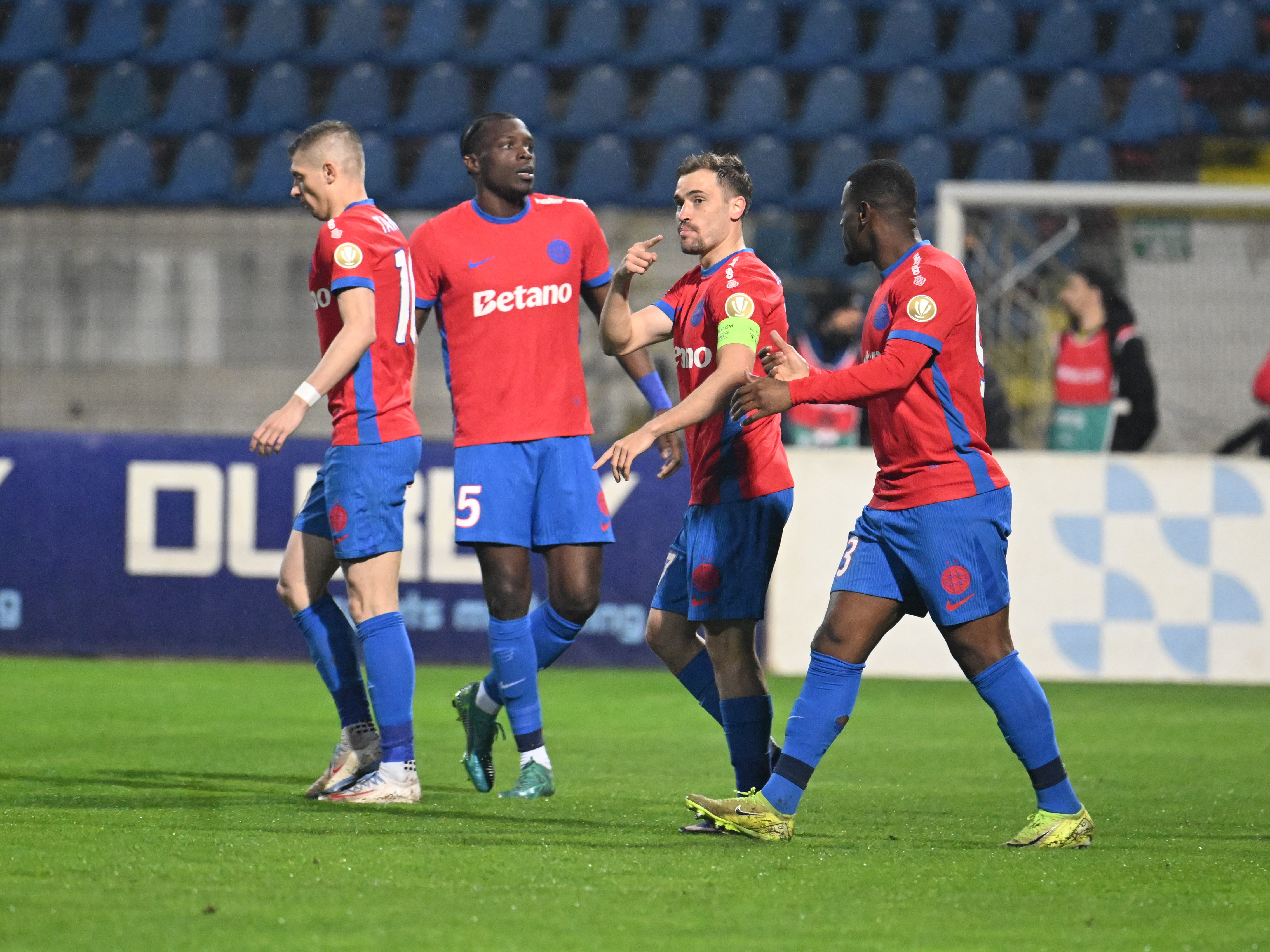 Imagine Stire Au văzut destul! FCSB îl lasă pe cel mai bine plătit jucător din lot să plece gratis în vară | 2review.ro