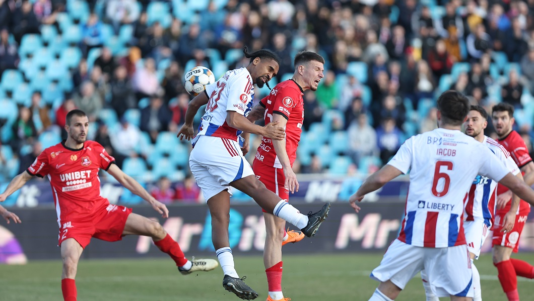 Imagine Stire Oțelul - Hermannstadt Live Video 15:00, DGS 1 | Miză uriașă pentru ambele formații | 2review.ro