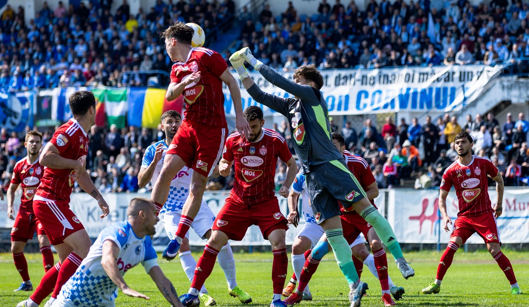 Imagine Stire Corvinul - Sepsi 0-1 | Covăsnenii au dat lovitura și le-au produs hunedorenilor primul eșec din sezon | 2review.ro