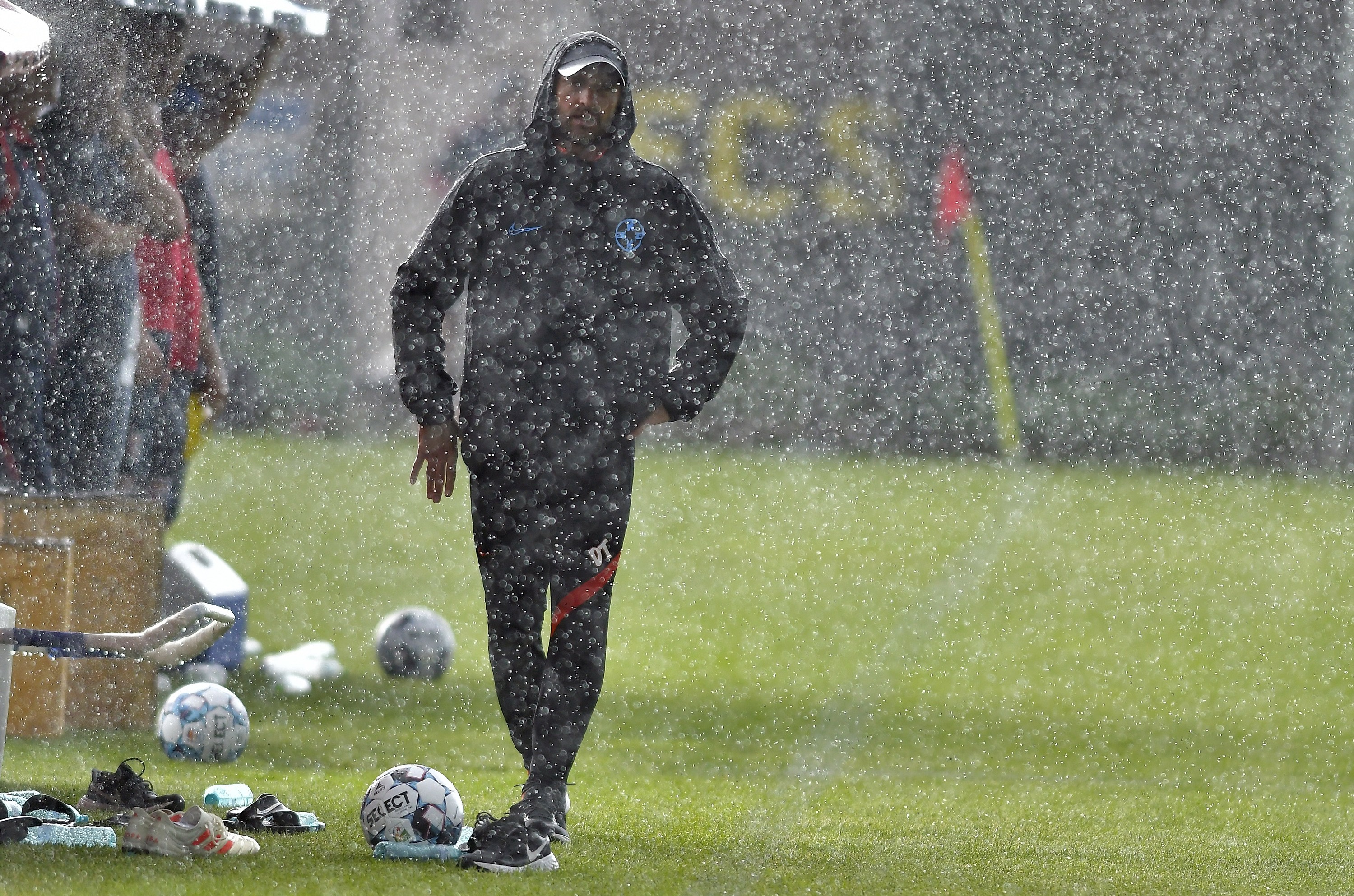 Imagine Stire Demisie în Liga 2, după 0-4 pe teren propriu! Primarul a reacționat: ”Tot așa veți primi și salariul” | 2review.ro