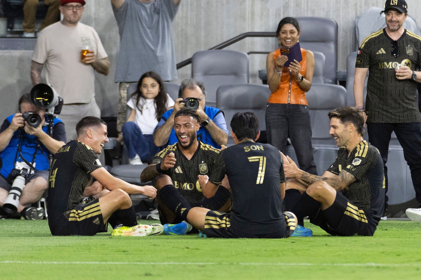 Imagine Stire ”Măcel”: în minutul 39, era deja 5-0! Același jucător, CINCI pase decisive. Cât s-a terminat meciul | 2review.ro