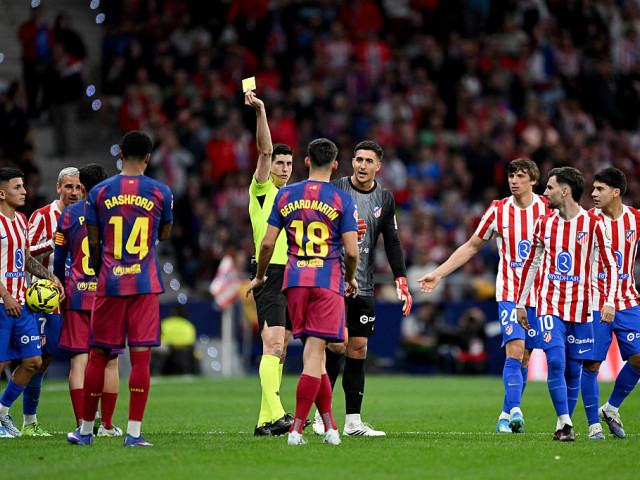 Controversa arbitrală în meciul Atletico Madrid - Barcelona