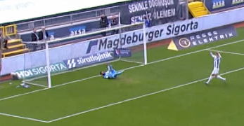 Imagine Stire Gol spectaculos marcat de portar în Turcia | 2review.ro