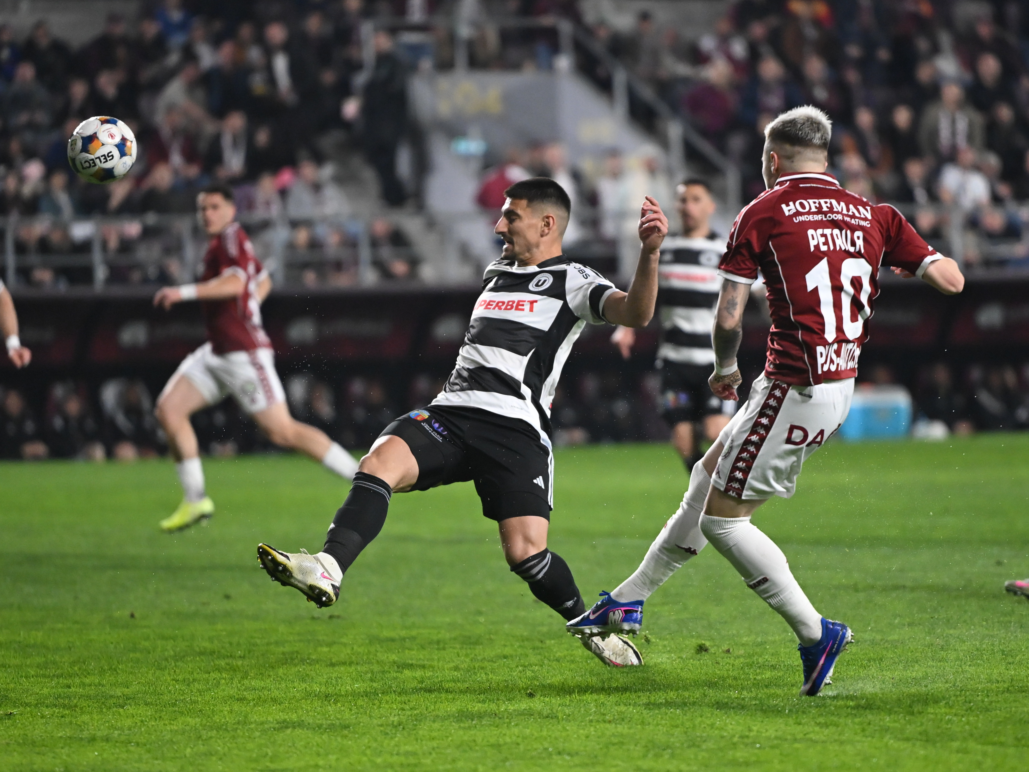 Imagine Stire Rapid - ”U” Cluj 1-0, ACUM, Digi Sport 1. Schimbări forțate la ambele echipe! | 2review.ro