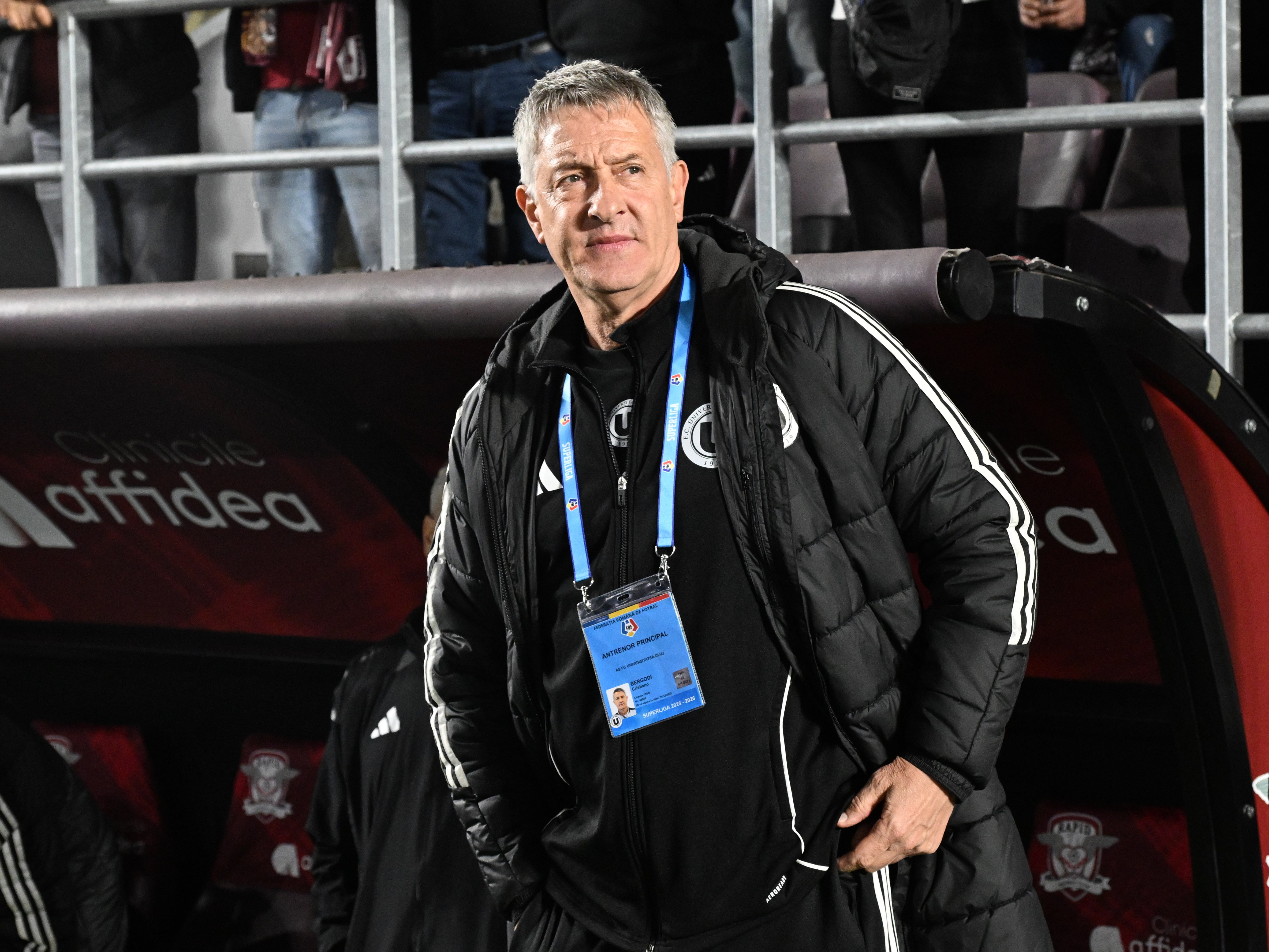 Imagine Stire Bergodi i-a răspuns lui Nistor, supărat că l-a schimbat înainte de pauză: ”Eu văd de echipă, nu de un jucător” | 2review.ro