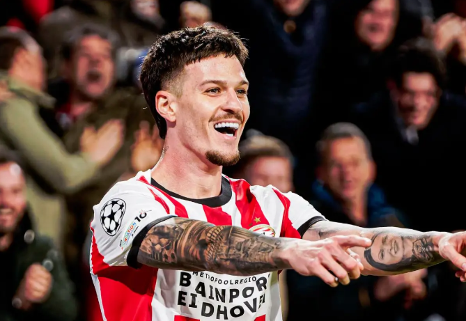 Imagine Stire Dennis Man a intrat într-un grup select, după ce a luat titlul în Olanda! Borna atinsă de român | 2review.ro