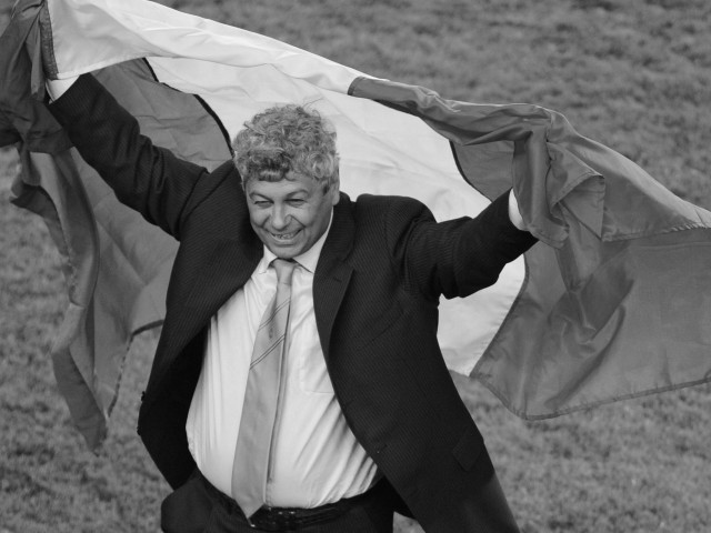 Stadionul din Hunedoara ar putea purta numele Lucescu