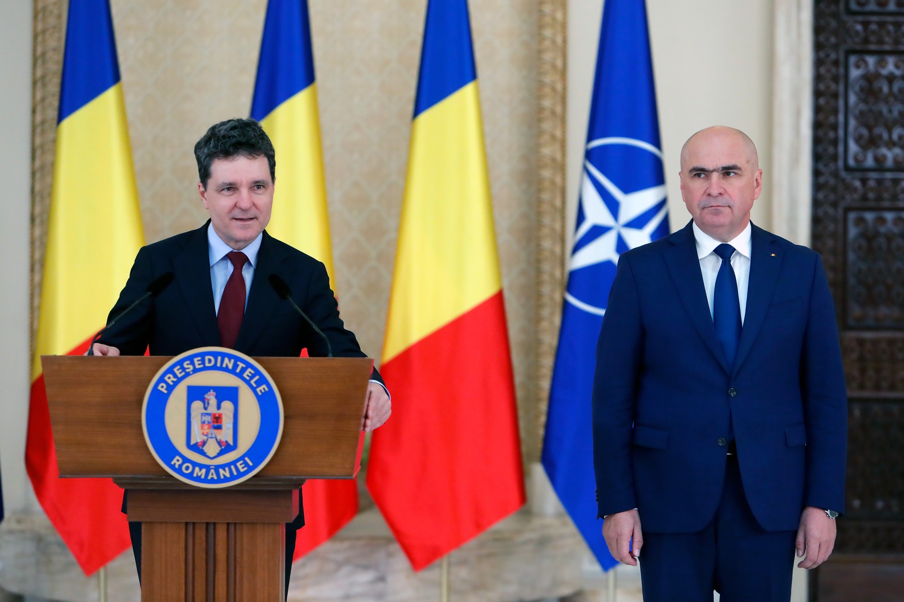 Imagine Stire Nicușor Dan și Ilie Bolojan au reacționat, după moartea lui Mircea Lucescu | 2review.ro