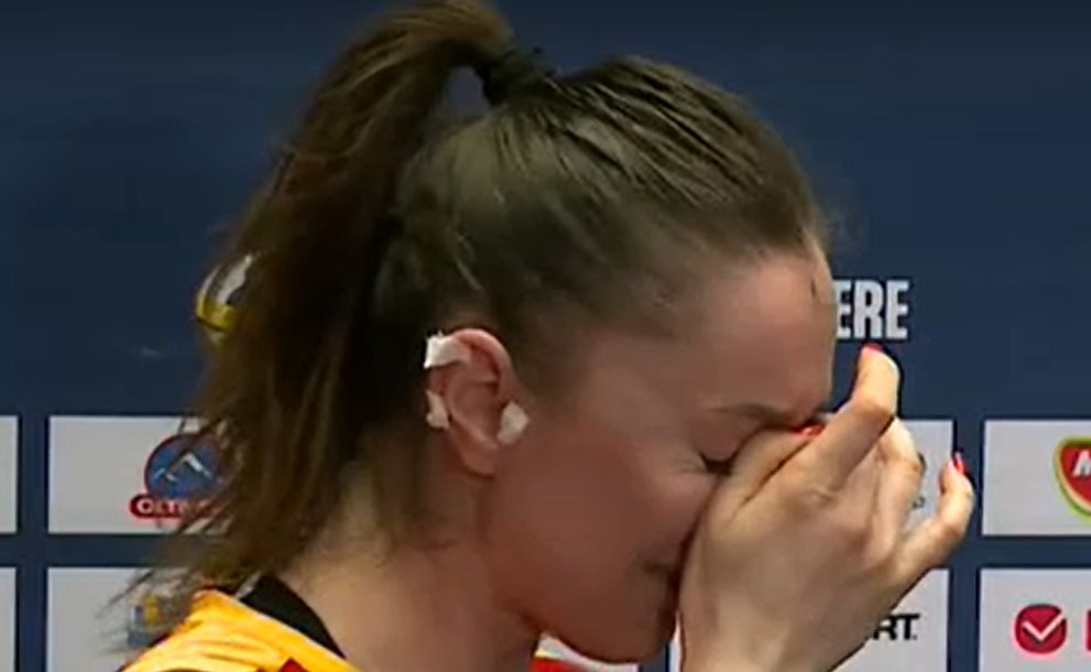 Imagine Stire ”Numărul 1” al României a izbucnit în lacrimi după dezastrul de la București: ”Fals” | 2review.ro