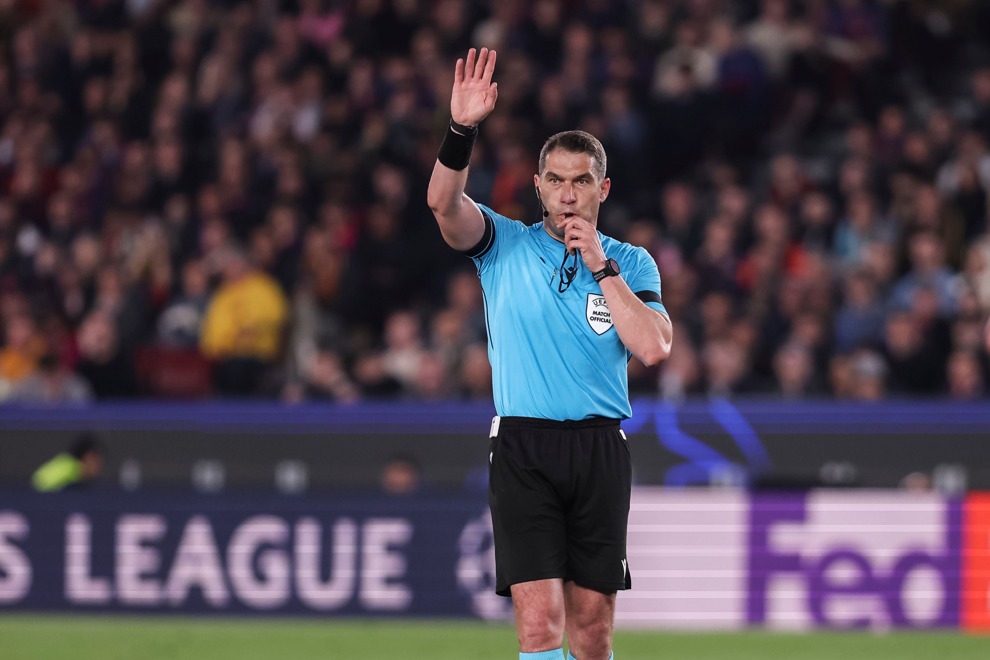 Imagine Stire Reacția lui Diego Simeone, după decizia luată de Istvan Kovacs în Barcelona - Atletico Madrid | 2review.ro