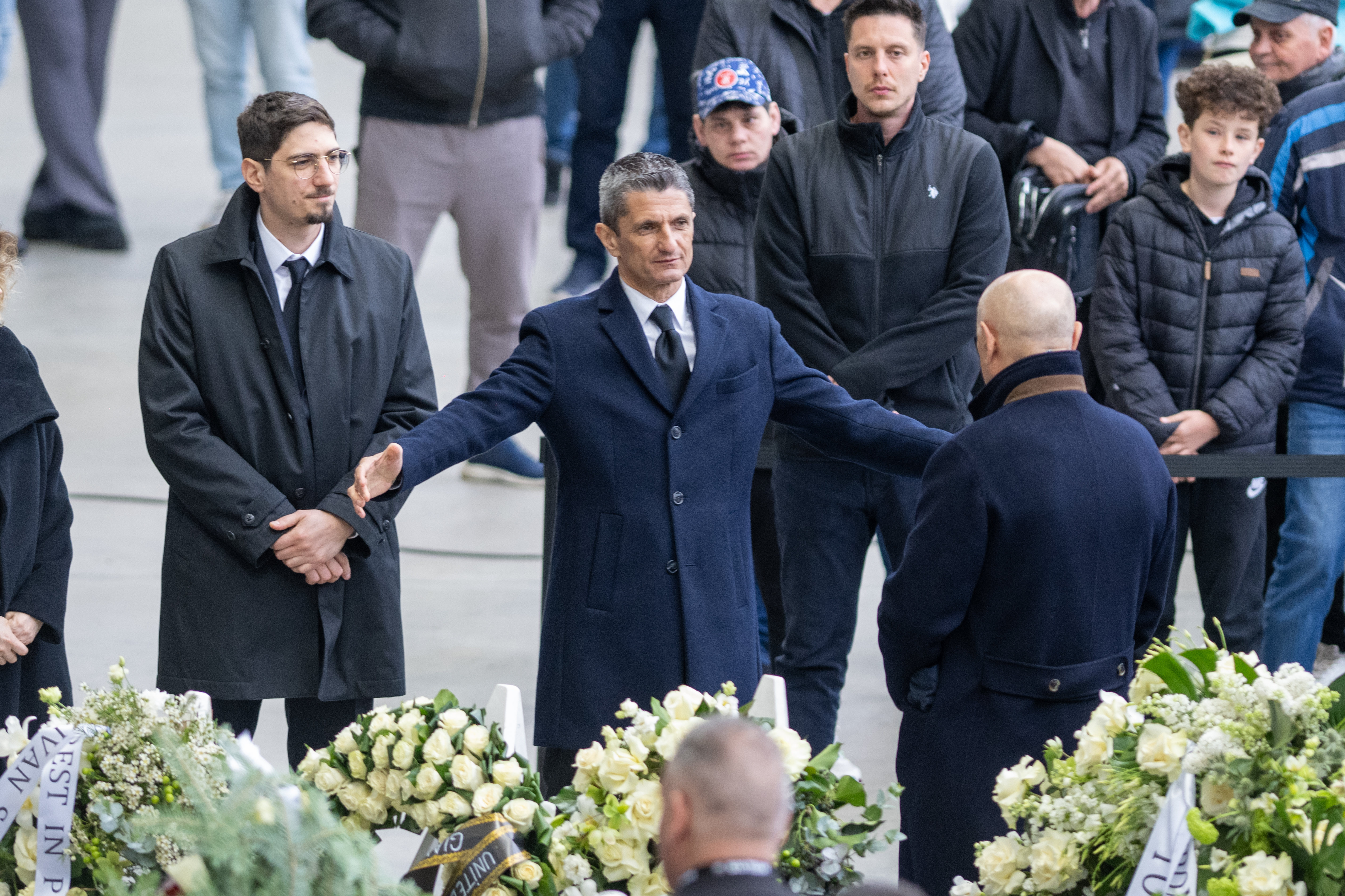 Imagine Stire Grecii au făcut anunțul, după ce Răzvan Lucescu nu le-a dat voie să participe la înmormântarea lui Mircea Lucescu | 2review.ro