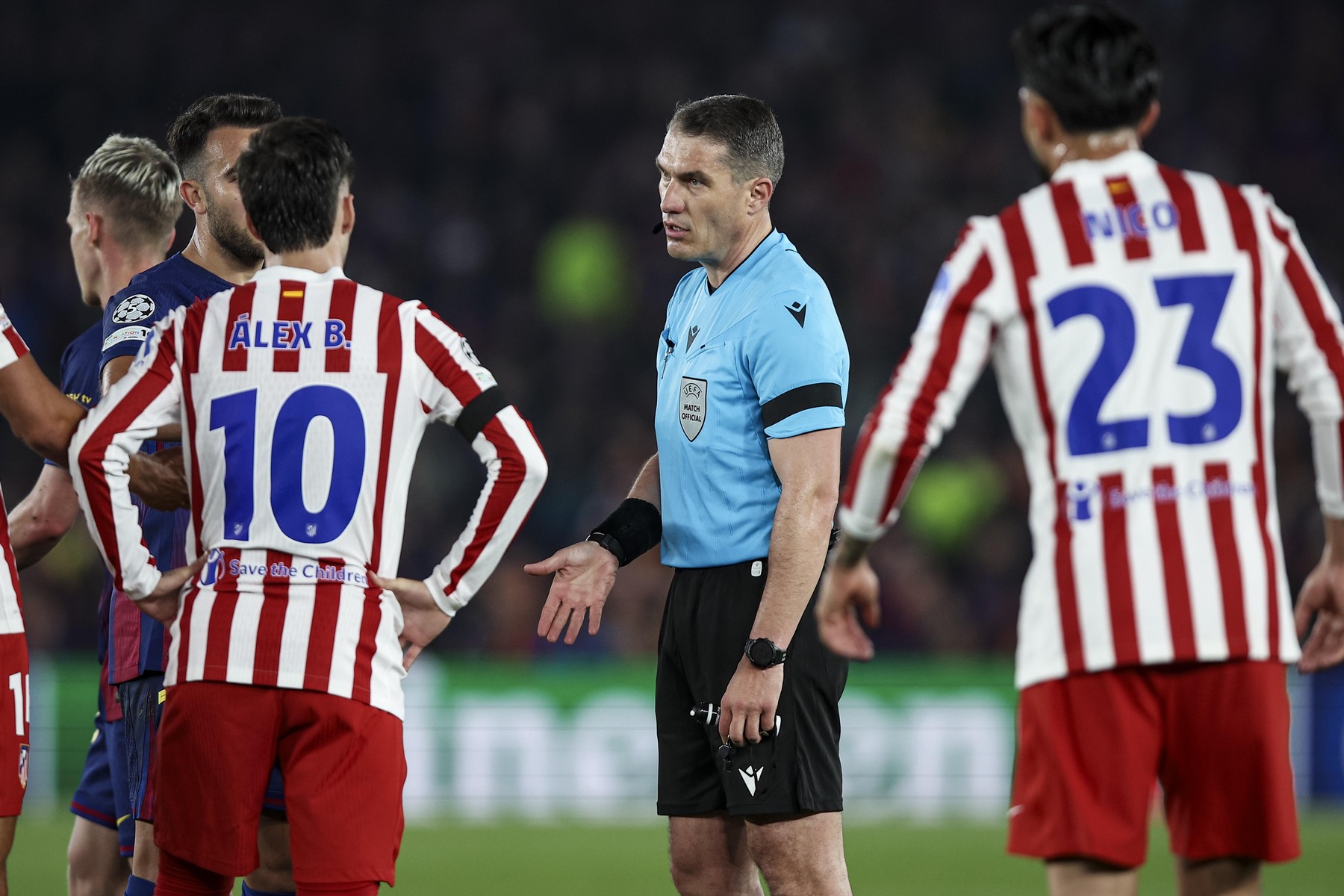 Imagine Stire Lovitură de proporții: UEFA a luat decizia în cazul lui Istvan Kovacs chiar când arbitrul sărbătorea vestea carierei | 2review.ro