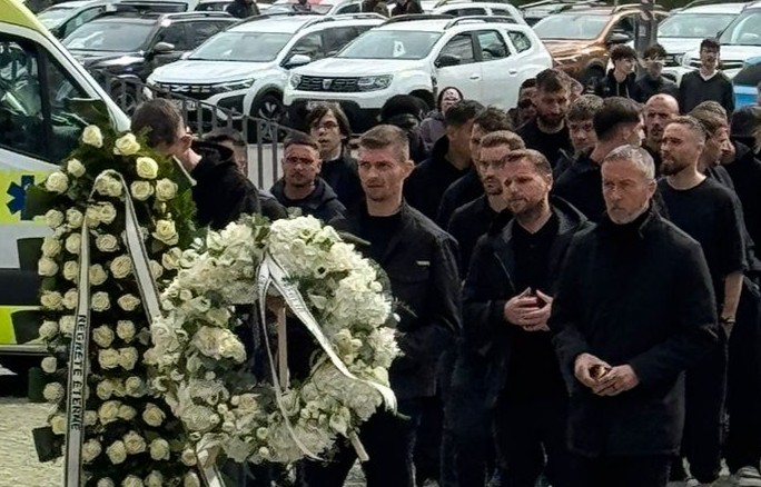 Imagine Stire Florin Tănase, după ce a fost la sicriul lui Mircea Lucescu: ”Acum 10 zile pregăteam următorul meci” | 2review.ro