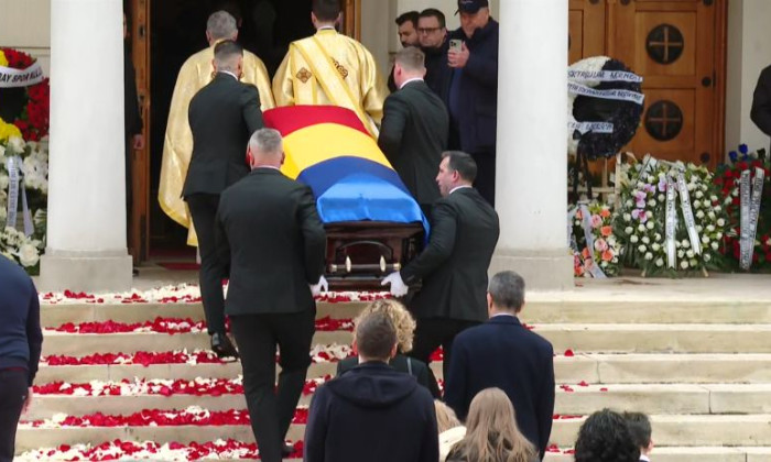 lucescu-biserica-sicriu