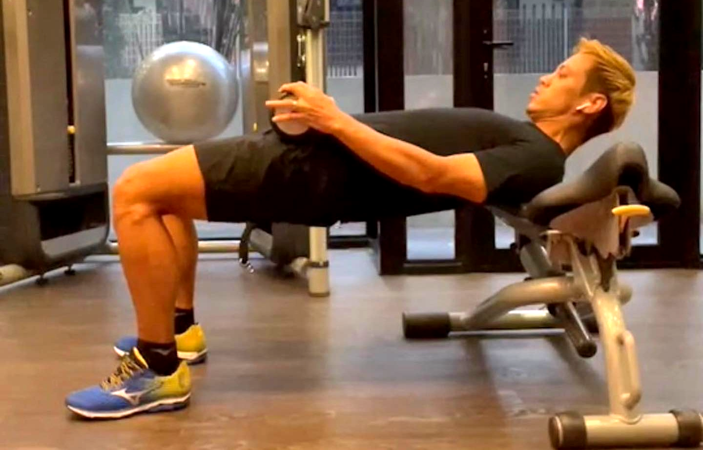 Imagine Stire Surpriză uriașă! Un jucător legendar s-a întors la 39 de ani ca să facă ceva nemaivăzut în fotbal | 2review.ro