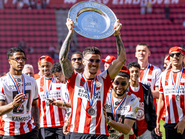 Poza pentru articolul ”Are motive să se teamă”. Olandezii îl avertizează pe Dennis Man, după titlul cucerit cu PSV